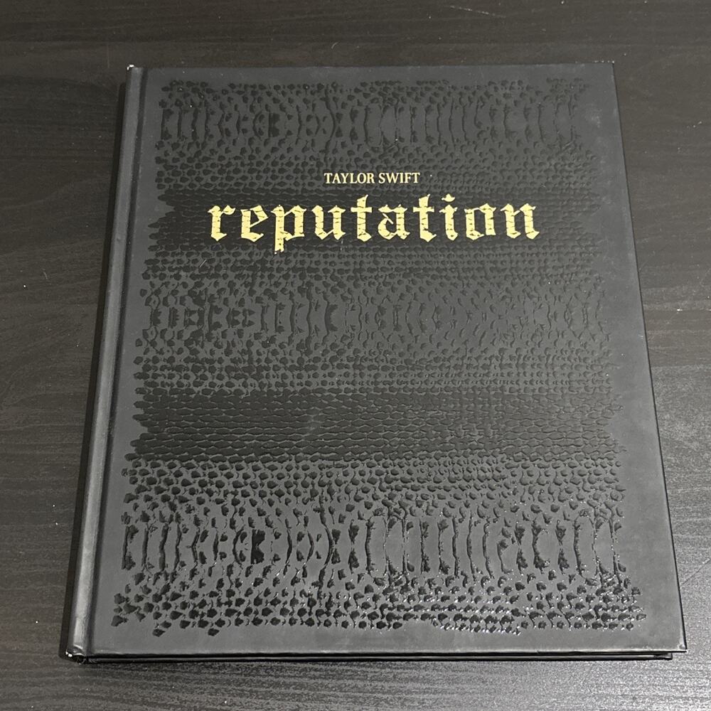 RARE! *Limited Edition* Taylor Swift Reputation VIP Stadium Tour Hardcover Book